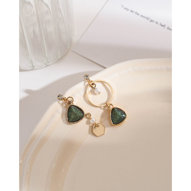 Geometric Design Simple Asymmetrical Earrings
